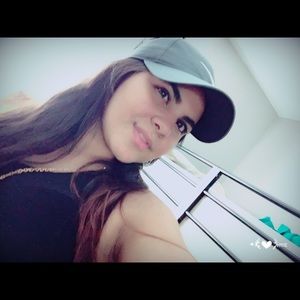 Meet your Posher, Kenia